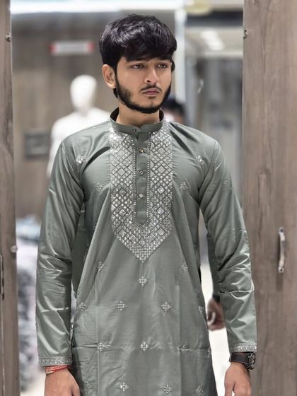 Ready-to-Wear Collection photo 6