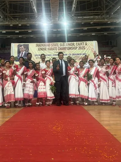 A full group photo with the cultural performers at the Jharkhand State Championship. We encourage the integration of local culture into our sporting events.