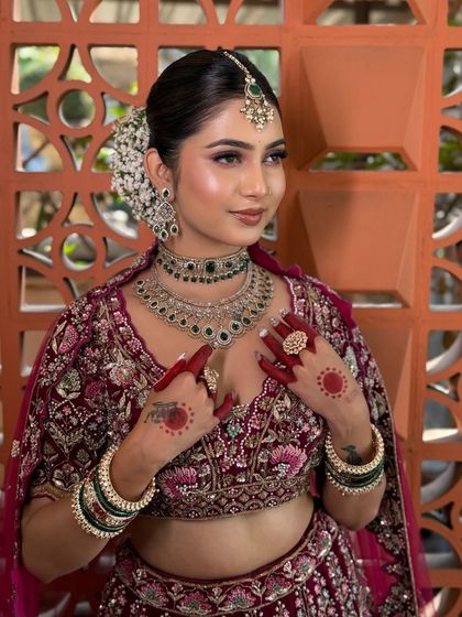 Modern Bridal & Reception Looks photo 8