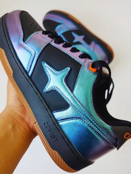 Intergalactic, outer-space, magical custom painted sneakers. I was so excited to finally get my hands on this colour-shifting pigment and use it on this pair of Comet sneakers.