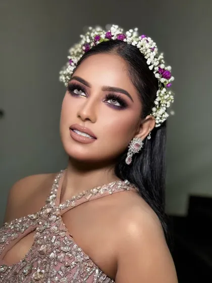 A Hollywood celebrity-inspired makeup look taught in my demo class. We kept it fresh, radiant, and dewy, with a beautiful floral crown.