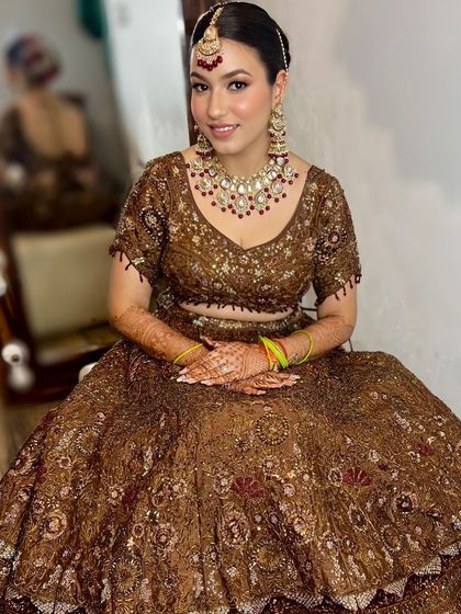 A full view of this stunning bridal makeup look. Bookings are open for your special day, and I am happy to travel to you.