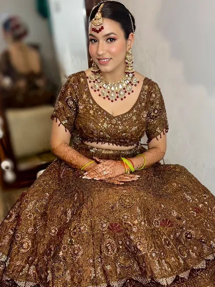 A full view of this stunning bridal makeup look. Bookings are open for your special day, and I am happy to travel to you.