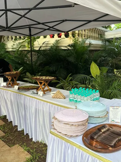 Another look at the clean and practical setup for an outdoor kids' party, complete with serving ware and bottled water. I take care of all the essentials.