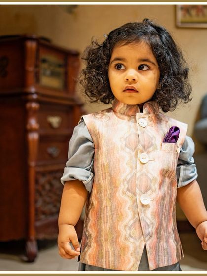 Ready for Ganesh Chaturthi in our elegant printed Bundi set. The subtle pattern and classic colors make it a perfect choice for welcoming Bappa in style.