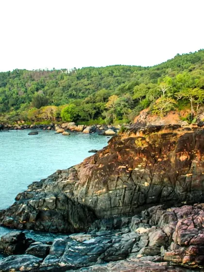 The rocky coastline of Gokarna, which we navigate during our beach to beach hike.