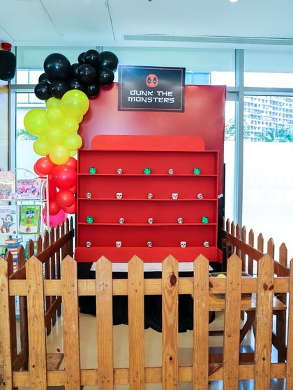 "Dunk the Monsters" is one of our many themed game stalls, perfect for an action-oriented superhero party.