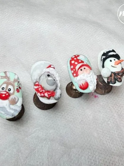 Festive characters sculpted with 3D gel. This Christmas-themed set includes a reindeer, a bear in a Santa hat, Santa Claus himself, and a snowman, each with hand-crafted details.