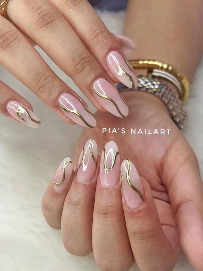 Elegance is fine chrome lines on a watery nude base. This design is perfect for both festive occasions and everyday slay.