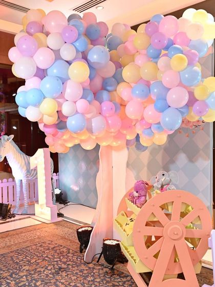 I created this magnificent pastel balloon tree as a centrepiece for a fantasy animal party. It's a unique and eye-catching structure that perfectly captures a child's imagination.