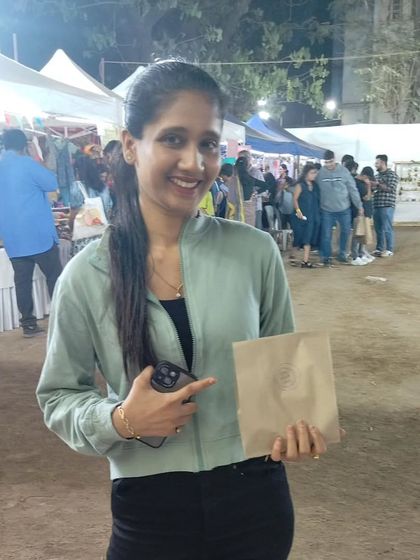 A cherished customer and long-time supporter visiting my stall at the Inodai School event. It was a pleasure to finally meet in person!