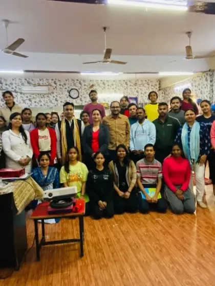 A group photo of our dedicated students and instructors with Dr. Hitesh Khurana after the spine workshop. It's a joy to bring such valuable knowledge to our community.