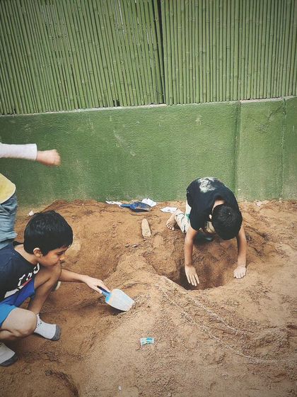 The Earth School - Montessori Primary & Elementary Program The Joy of Unstructured Play photo 8
