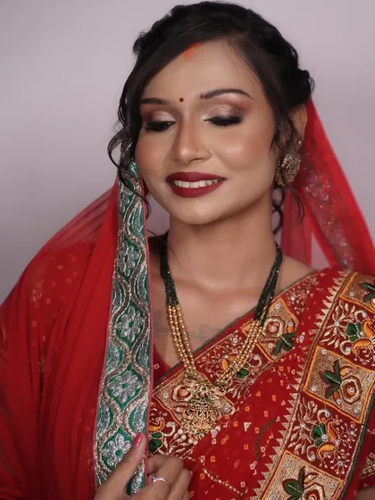 The complete look, showing how the makeup, hair, and draping come together to create a stunning traditional Bihari bride.