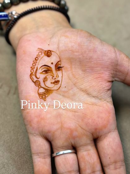 The first step of a portrait, just the face outline. This shows the precision required from the very beginning.