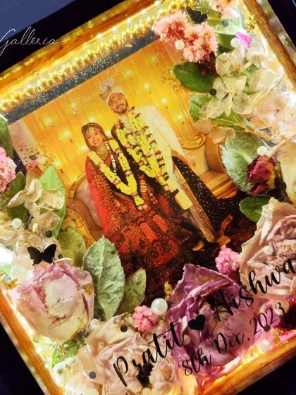 Vinys Galleria - Custom Resin Home Decor Resin Clocks, Lamps & Blocks photo 18