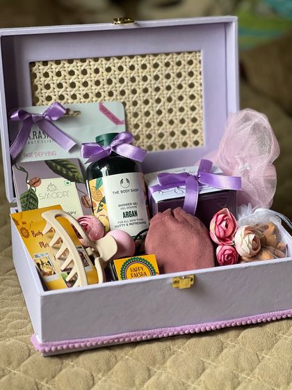 Gift Hamper - Personalized Gift Hampers Rakhi Celebrations photo 136