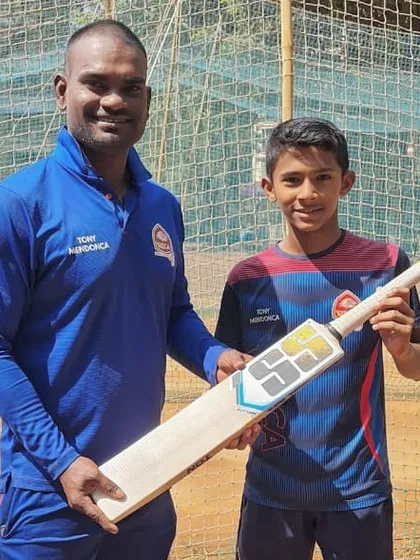 Rewarding hard work is important. Here I am presenting Yash Jadhav with a new English willow bat to motivate him after a series of great performances.