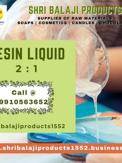 This image shows the process of pouring epoxy resin, a key step in creating beautiful resin art. I supply the 2:1 resin liquid needed for this craft.