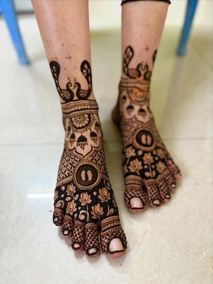 Mitali - Mehendi for Special Occasions Celebrating New Beginnings: Baby Shower Mehendi photo 15