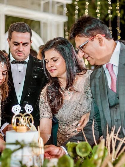 Friends & Family: The Heartbeat of the Wedding photo 25