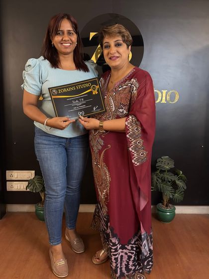 Congratulations to this talented artist on completing her course with us.