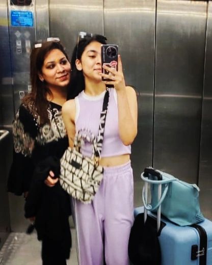 While some criticized me for smiling after my loss, my daughter thanked me for showing strength. I chose to gather my courage quickly to provide stability for my children and lead by example.