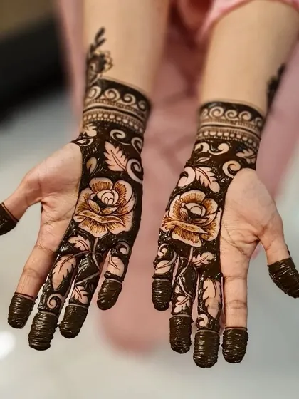 A beautiful design with negative space roses. This technique makes the flowers really stand out.