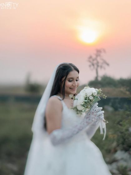 The Bride & Groom: Solo Portraits photo 33