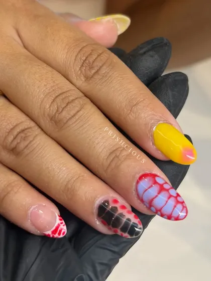 A closer look at the Hailey Bieber-inspired nails. The way the colors bloom into each other is so unique and fun.
