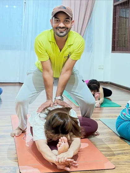 A workshop is a space for guided growth. In our sessions, like this one in Thailand, I provide hands-on adjustments and personalized guidance to help you deepen your practice safely. Whether you are a beginner or an advanced practitioner, my focus is on helping you understand the alignment and energy of each posture.