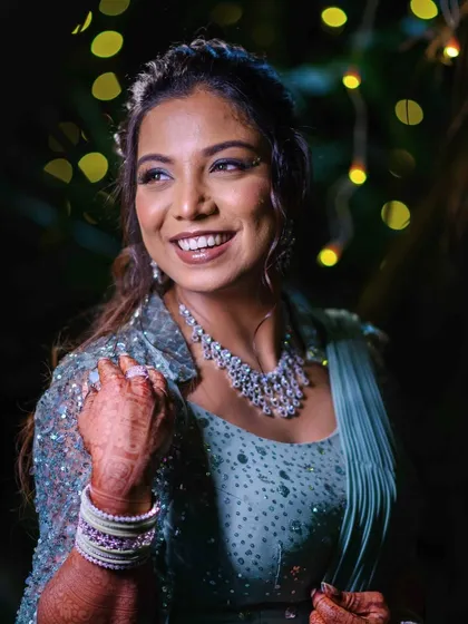 Another look at Shriya's stunning reception makeup. The shade-shifting eyeshadow adds a unique and modern twist to the classic smokey eye.