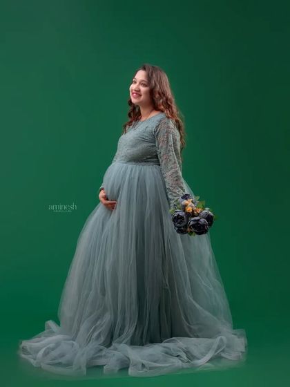 Studio Maternity: Gowns & Glamour photo 23