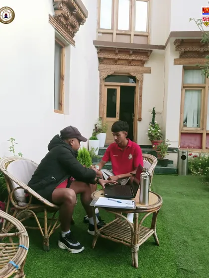 A detailed discussion between coach and player. These individual sessions help players understand their strengths and areas for development, accelerating their growth.