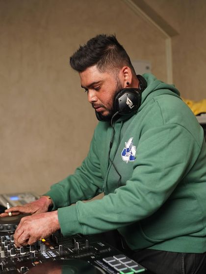Behind the Decks: The Art of the Mix photo 40