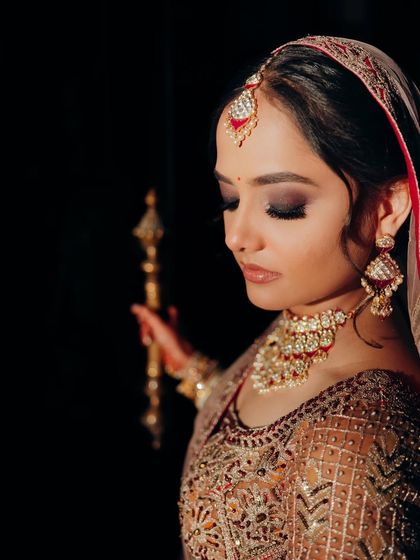 Timeless Red & Gold Brides photo 22