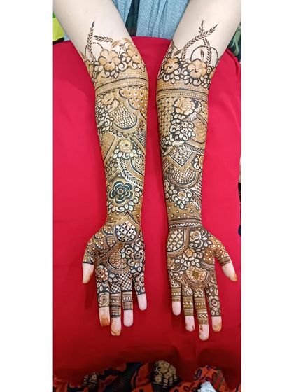 Shaikh Yasmeen - Bridal Mehendi Intricate Floral & Paisley Designs photo 42