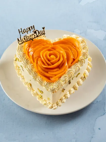 My Heart Mango Gateau is a special creation for Mother's Day. The heart shape and the beautifully arranged mango rose on top make it a truly special gift.