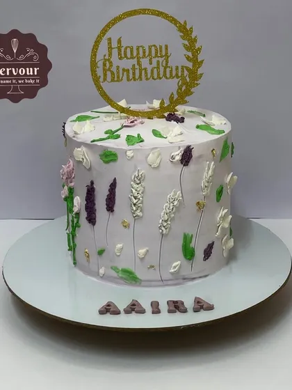 A mixed fruit cake with hand-piped lavender and other wildflowers. This cake was delivered to a cafe in Belapur, showing my delivery reach across Mumbai.