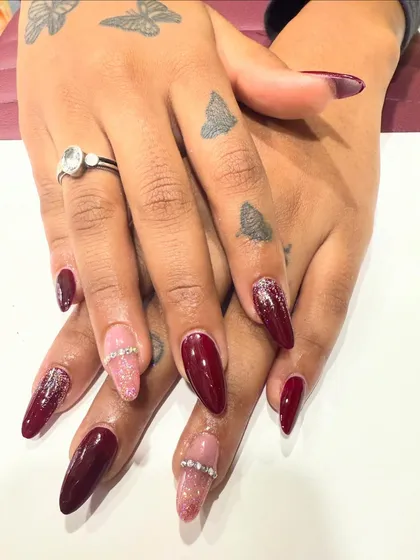 A full view of the maroon and glitter combination, a popular choice for parties and festive occasions.