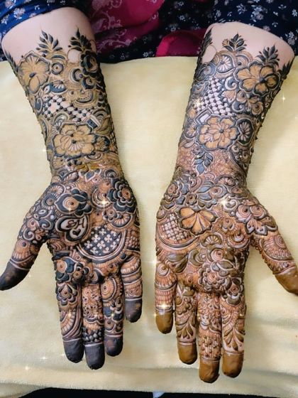 Hajira Mehendi Artist - Mehndi Artist Services Modern & Minimalist Designs photo 30