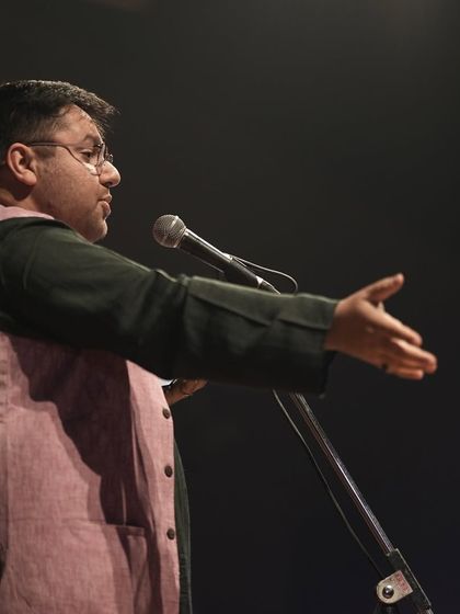 A DelSlam poet delivering a powerful performance at IIT Delhi's literary fest, Literati.