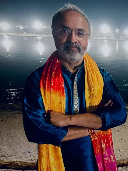 After a concert at the Maha Kumbh Mela, I went straight to the Ghats. I performed my Guru’s composition, Raga Gangeshwari, which he himself composed on these very banks in 1968.