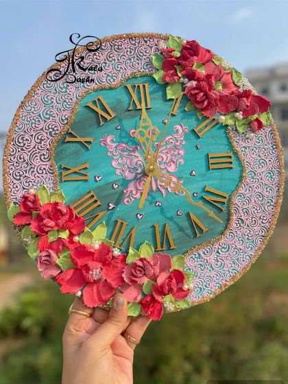 Jashn-e-Kala by Sakshi - Custom Russian Sculpture Decor Custom Wall Clocks photo 35