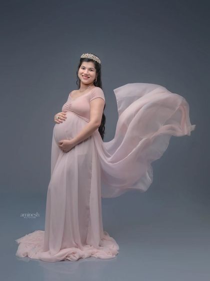 Studio Maternity: Gowns & Glamour photo 24