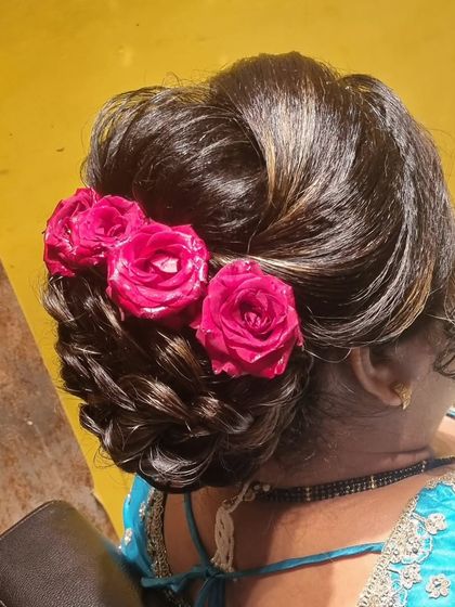Expert Hairstyling & Saree Draping photo 12