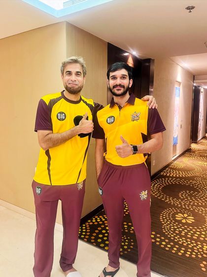 With the legendary spinner Imran Tahir. It's a reminder that dedication has no age limit, a principle I apply to all my training programs.