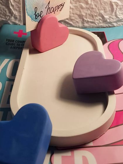 Another view of the custom heart photo holder set, ready to be gifted.