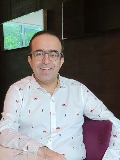 Your confidence is directly linked to how you feel in your own skin. My job is to help you take care of your skin's health so you can feel your best.