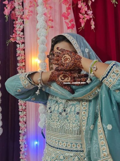 A playful shot showcasing the simple and elegant palm design, perfect for any festive occasion.